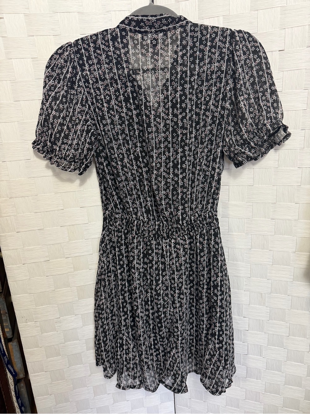 Trixxi Black and White Floral Puff Sleeve Mini Dress